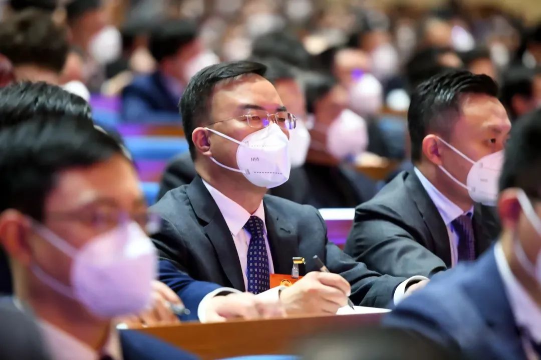 同心同向譜新篇丨劉洪彬董事長參加省政協(xié)十三屆一次會(huì)議