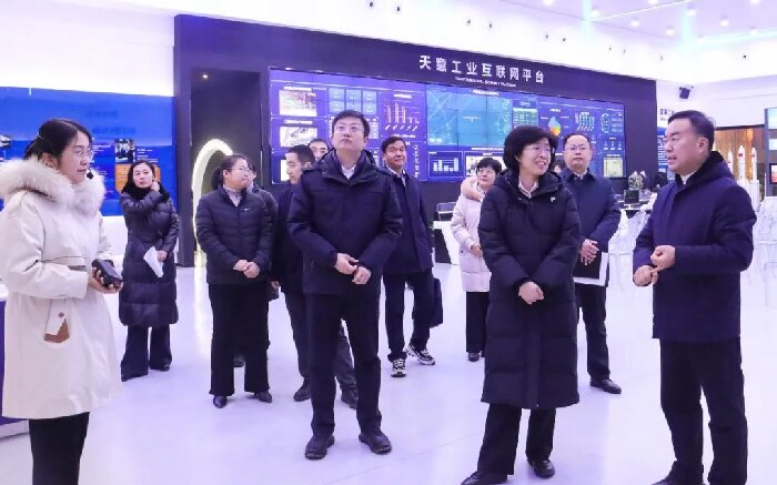 市政府副市長宮曉芳蒞臨天意機械調(diào)研指導工作
